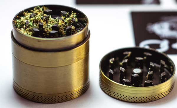 A Comprehensive Guide to Cannabis Grinders 