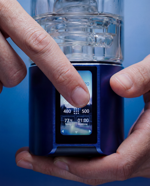 DaVinci EQ electric quartz rig lifestyle photo