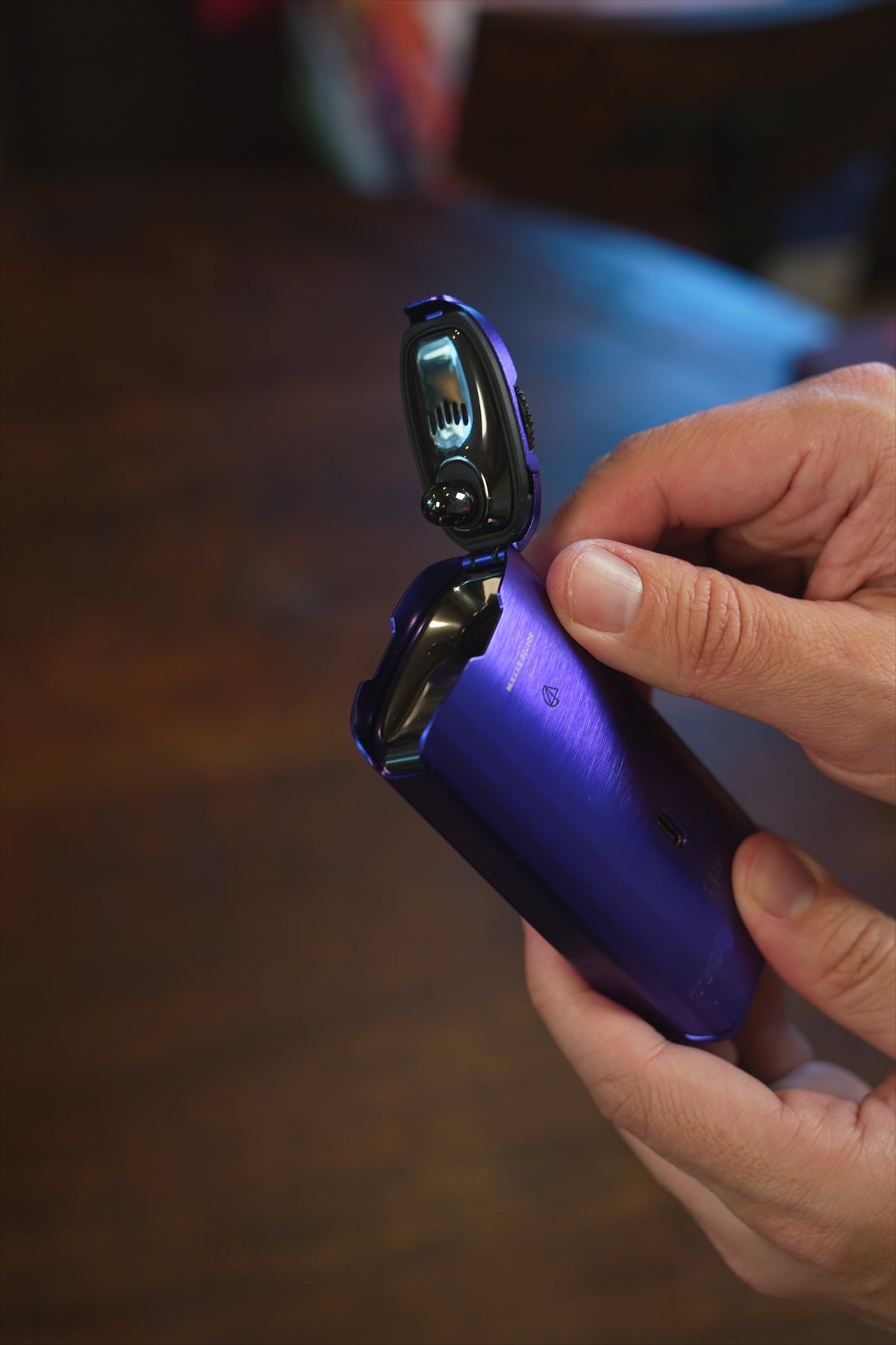 DaVinci IQ3 dry herb vaporizer lifestyle photo